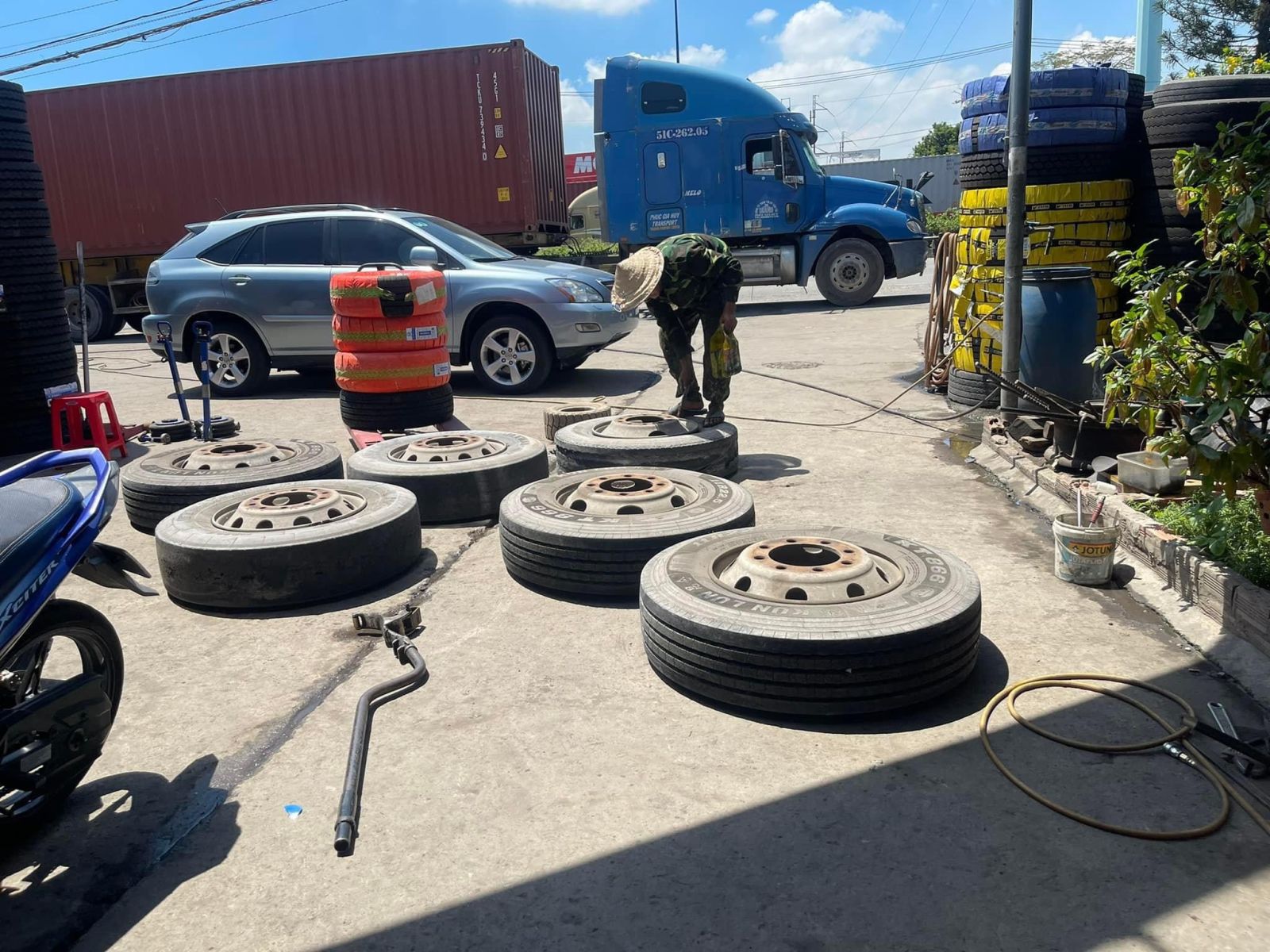 Cách Chọn Lốp Xe Container - Rơ-Mooc - Gía Rẻ Tại Dĩ An Bình Dương